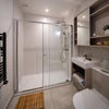 Photo 3: En-suite Bathroom