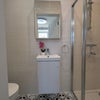 Photo 5: Room 1 ensuite