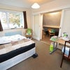 Photo 7: Bedroom