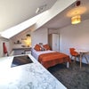Photo 11: Room 6 (Studio En Suite)