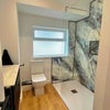Photo 4: Upstairs bathroom 