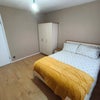 Photo 6: Room 1