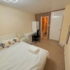 Photo 1: Ensuite double room