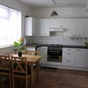Photo 3: Kitchen