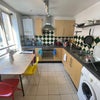 Photo 4: kitchen