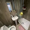 Photo 5: En-suite bathroom 