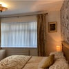 Photo 3: Light and airy double room 