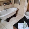 Photo 4: Guest bathroom 