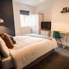 Photo 4: room 2