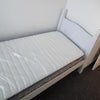 Photo 6: Single bed/mattress
