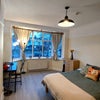 Photo 2: Bright and spacious double room