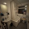 Photo 4: bathroom