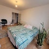 Photo 2: Large double bedroom in 2-bed flat.