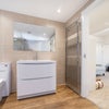 Photo 2: En-suite-bathroom