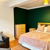 Photo 6: Room 1