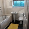 Photo 4: Well appointed bathroom