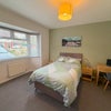 Photo 3: Large, modern room (shares shower with one other person) £630/month