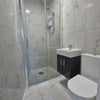 Photo 3: En Suite Bathroom