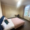Photo 3: Room 4