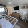 Photo 4: Bedroom