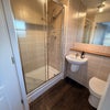 Photo 3: En suite 
