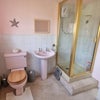 Photo 2: En suite