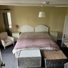 Photo 3: Bedroom with kingsize bed 