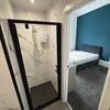 Photo 4: En-Suite's