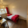 Photo 4: Room 4- £720 Available 23/04/2026