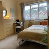 Photo 2: Spacious Ensuite Double Room