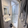 Photo 4: En suite bathroom