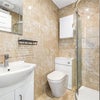 Photo 2: En suite wc
