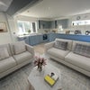 Photo 4: Lounge