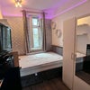 Photo 3: ✨ Incredible Value, 795 inclusive - Friendly Females, Stunning House! 💝