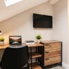 Photo 3: Ensuite 6