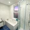 Photo 11: Modern main bathroom