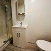 Photo 7: Room 5 (ensuite)