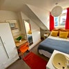 Photo 4: Room 1