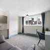 Photo 2: Room 6, 2 Beechwood Avenue - available