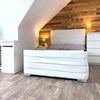 Photo 8: Room 7