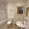 Photo 6: Bedroom 2: Shared bathroom £975