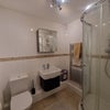 Photo 5: Full picture of shared bathroom 