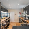 Photo 2: Fully-equipped modern kitchen