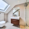 Photo 3: Room 5 en suite 