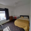 Photo 4: room 2