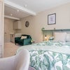Photo 4: Room 3 (Studio en-suite room)