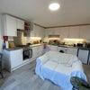 Photo 2: kitchen