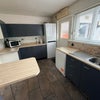Photo 7: kitchen