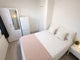 Photo of flatshare in Mile End Road