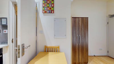 A Bright Studio in Willesden Green-Some Bills Incl Main Photo